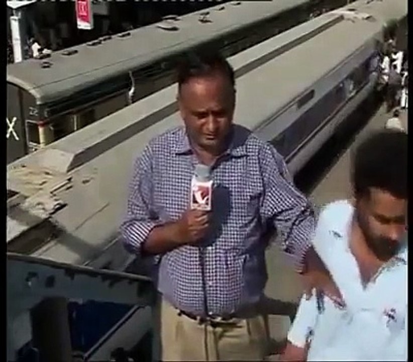 Pakistani reporter fail funny video.