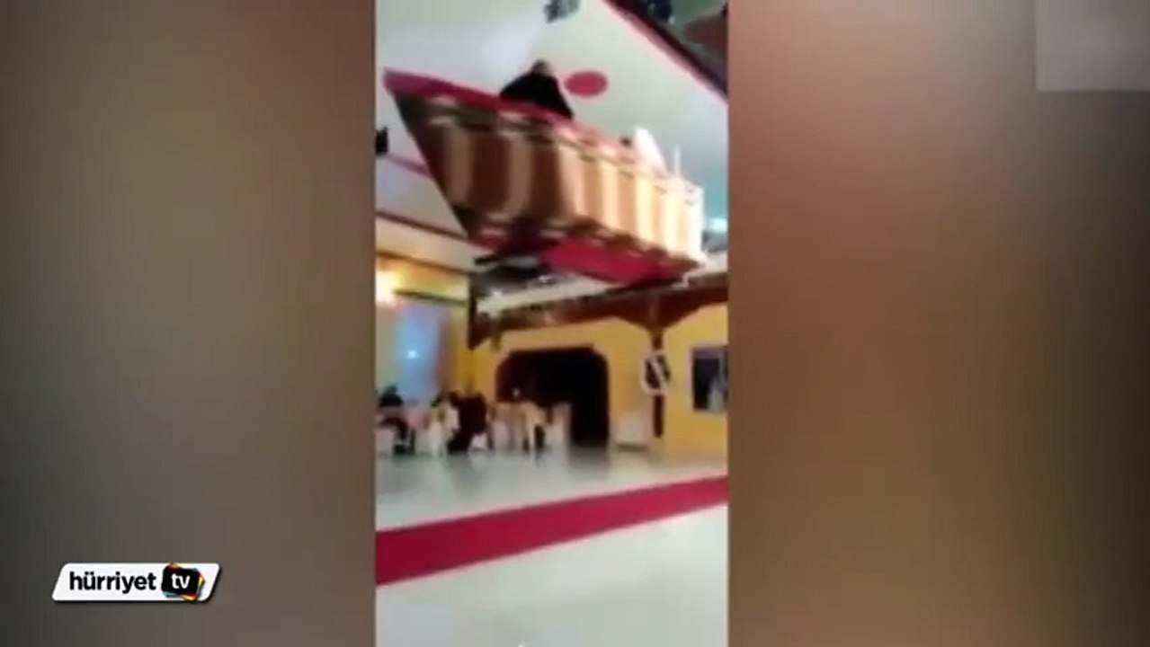 Kayıkla düğün sahnesine inmek isteyen çiftin hazin sonu