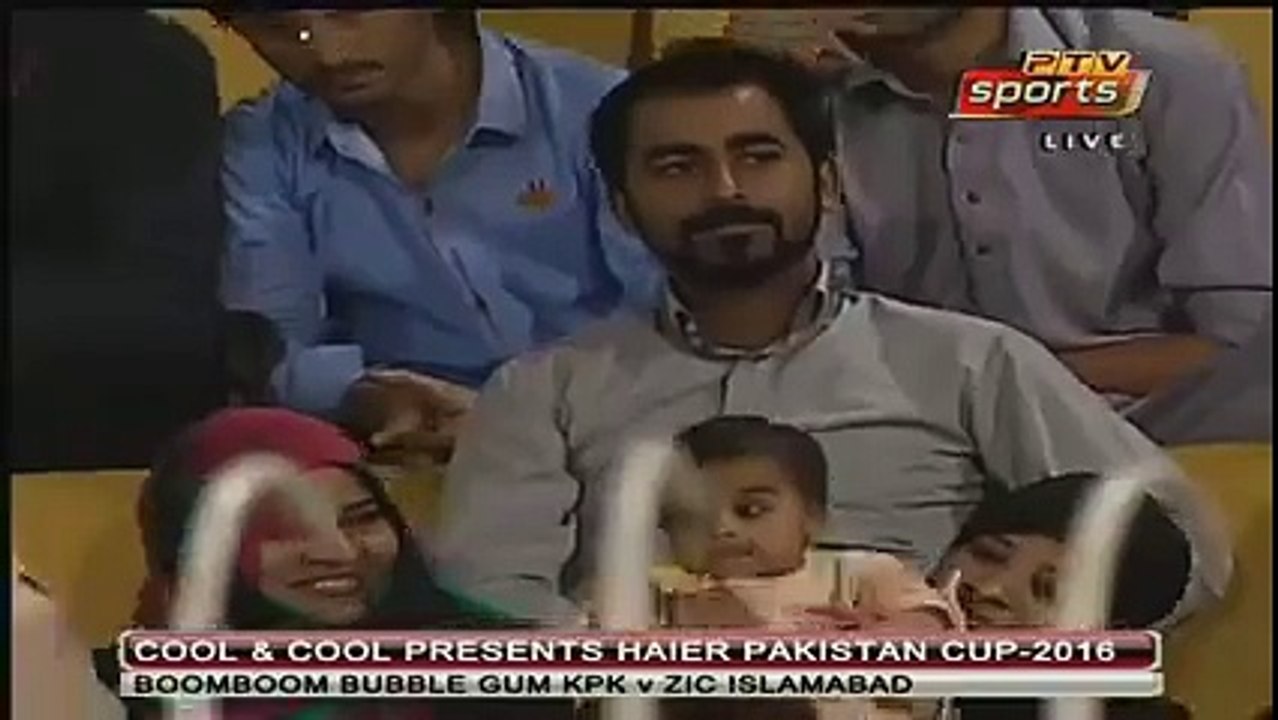 How Dating Girls In Live Match On Camera What Commentator Said When Girls Hide Their Faces On Camera