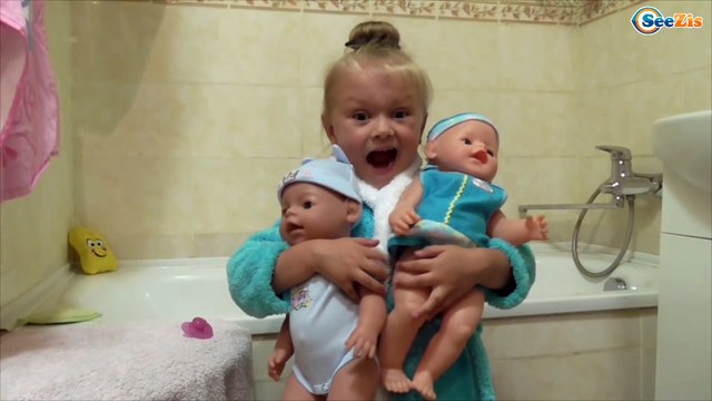✔ Baby Born. Bathing dolls with a girl Yaroslava / Bath Time / Video for kids / VLOG ✔