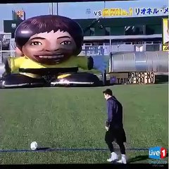 Messi tập sút phạt!