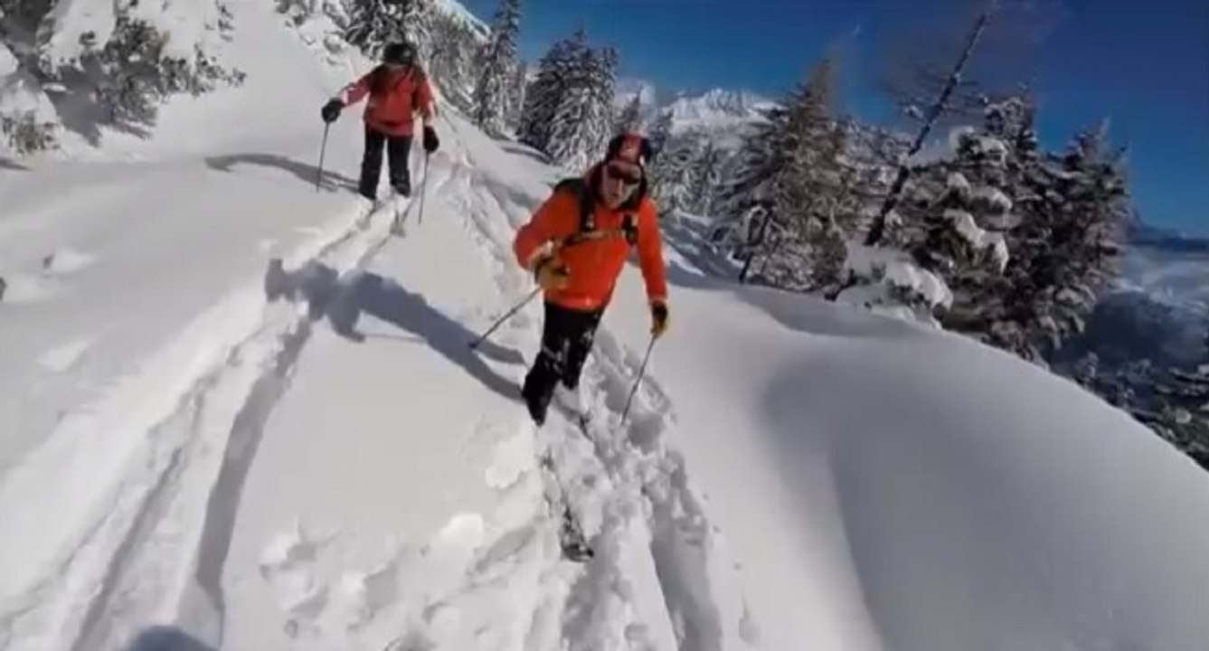 Il déclenche la colère d'un skieur hors-piste en touchant son bâton!!!