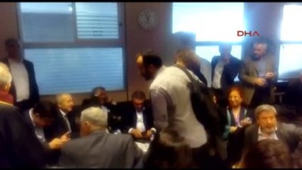 Can Dündar ve Eşinin Adliyedeki Görüntüsü