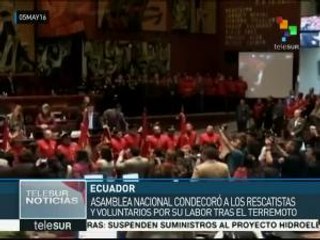 Tải video: Ecuador: condecoran a rescatistas y voluntarios tras el terremoto