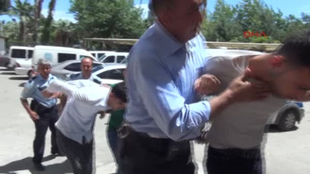 Mersin Sahte Savcı ve Polisler, 8 Kişiden 411 Bin Lira Dolandırmış