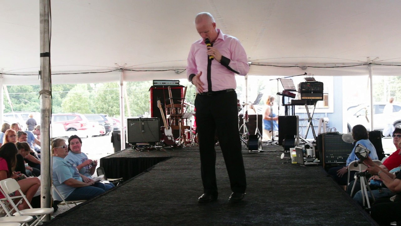 Chris Drummond sings 'Good Luck Charm' Elvis Week 2014