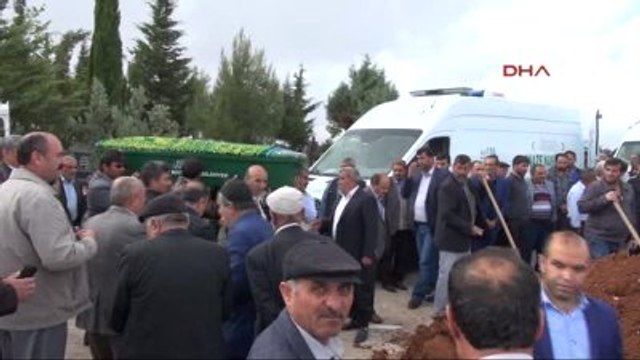 Yan Yana Toprağa Verildiler -2