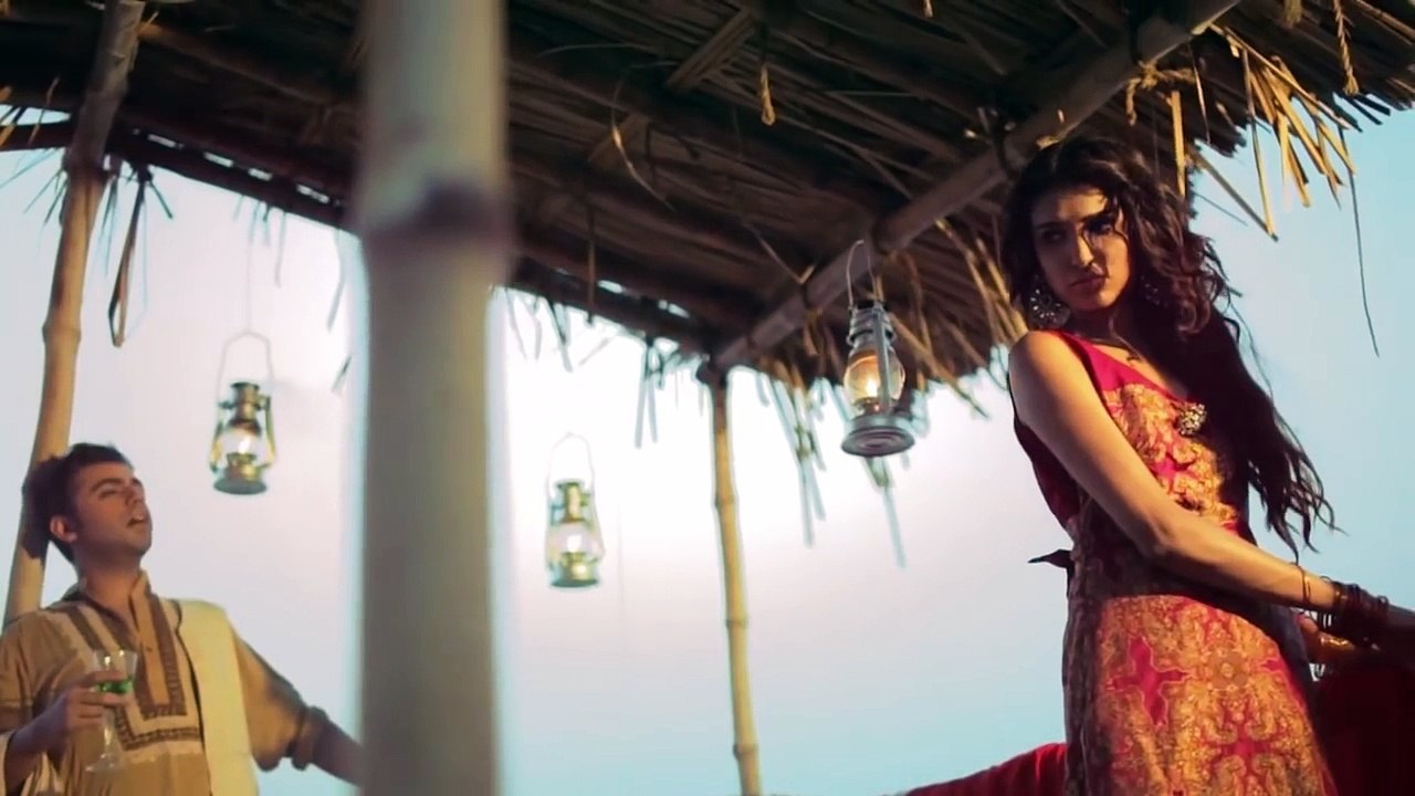Halka Halka Suroor - Farhan Saeed (Official Video) HD