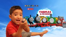 Alloush is playing with Thomas and friends علوش يلعب مع القطار توماس