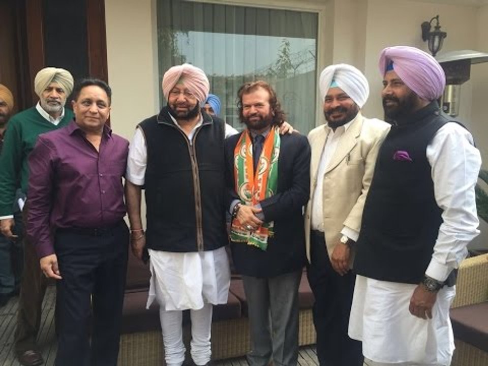 Hans Raj Hans joins Congress