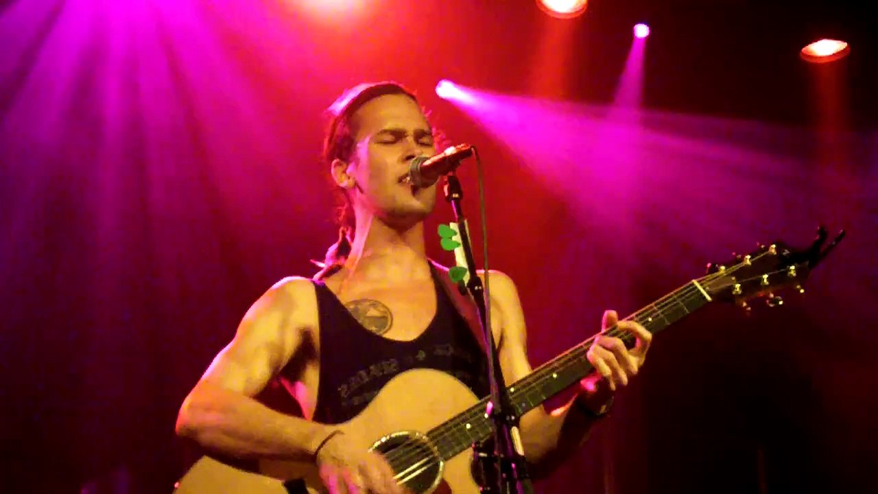 Justin Nozuka - my heart is yours (live in amsterdam 26-10-2010)