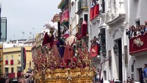 IMPRESIONANTE Caridad 2015 Entrada Cristo Tres Caidas Triana HD