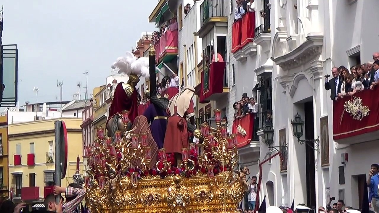 IMPRESIONANTE Caridad 2015 Entrada Cristo Tres Caidas Triana HD