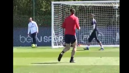 Zlatan Ibrahimovic effectue un geste incroyable à l'entrainement