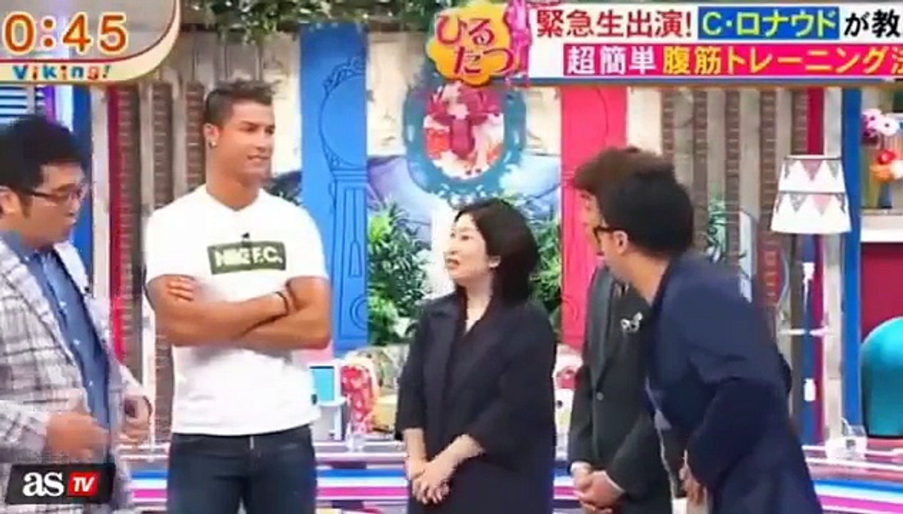 Japanese TV hosts go crazy when Cristiano Ronaldo shows off his abs