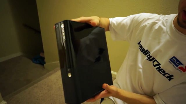 Brand New E3 XBOX 360 E (Slim/Mini) Redesigned 4GB Unboxing (2013 Model)