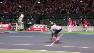 Roger Federer fooling around in practice