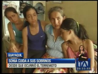 Sonia cuida a sus sobrinos desde que ocurrió el terremoto