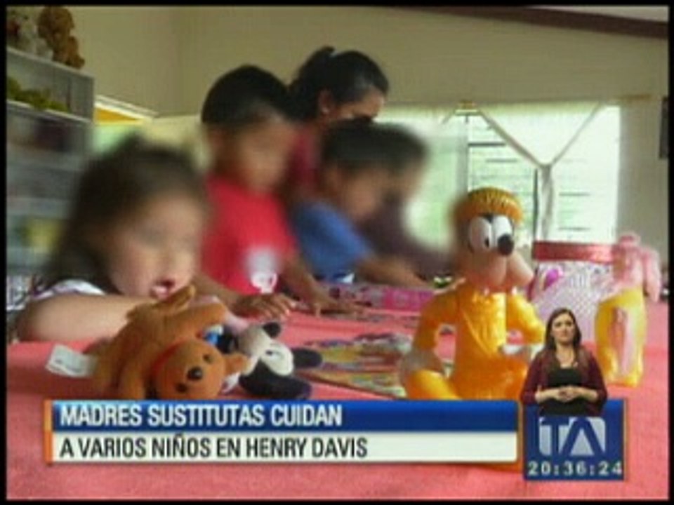 Madres sustitutas cuidan a varios nños en fundación Henry Davis