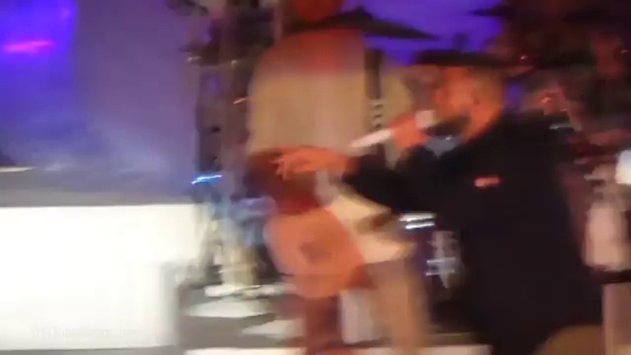 Rihanna and Drake get up close and personal during LA concert _ Daily Mail Online
