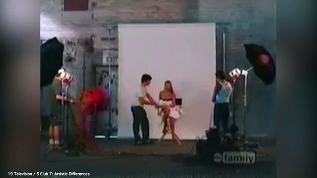 Holly Willoughby makes early appearance in S Club 7 TV movie _ Daily Mail Online