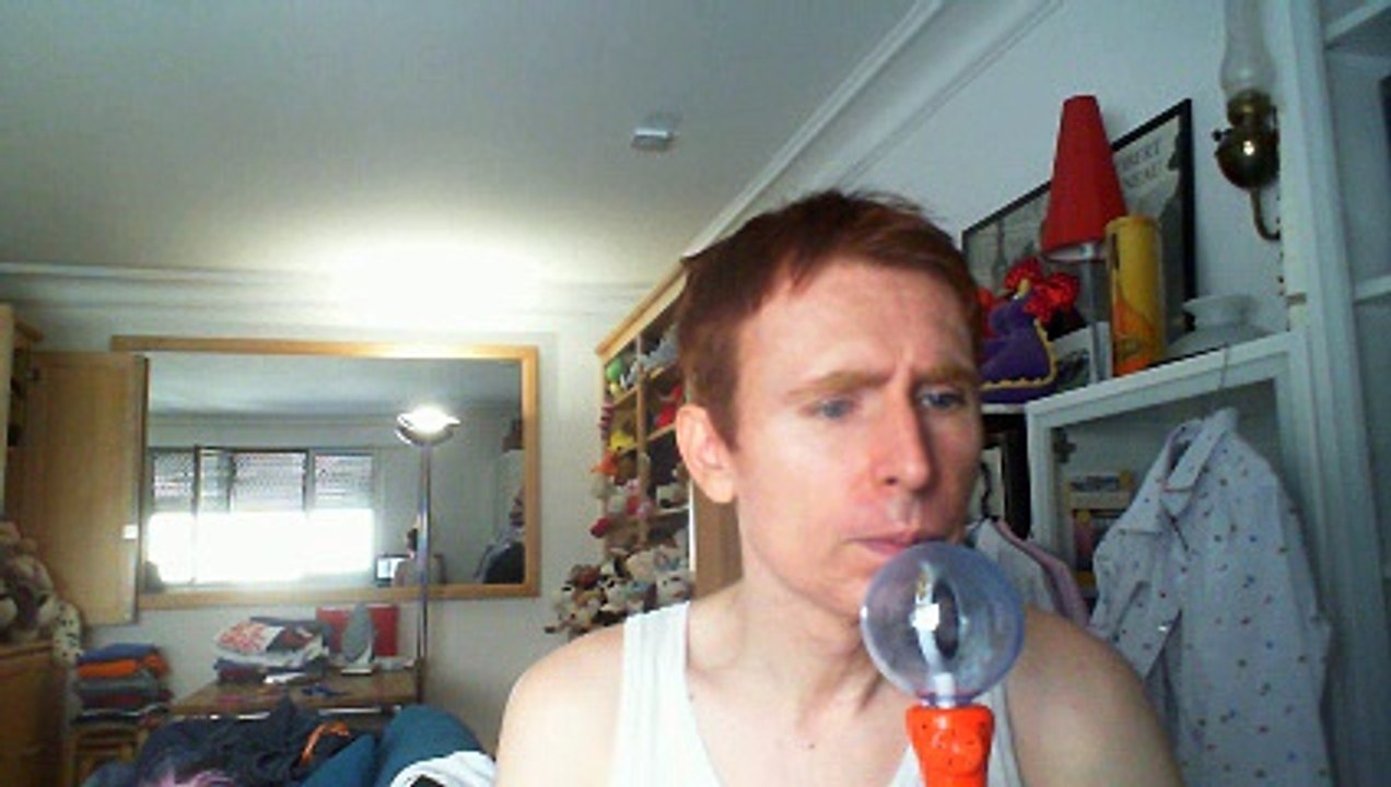 Wiwi égratigne "les oiseaux bleus" de Marie Paule Belle