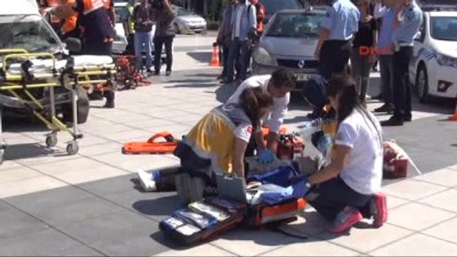 Manisa Trafik Kazasına Müdahale Tatbikatı Gerçeğini Aratmadı