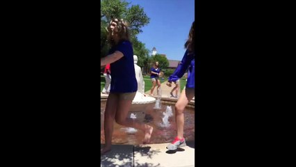 Pire vidéo de recrutement d'une Université au Texas LOL