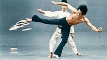 Lee  side kick