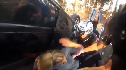 Ela capotou na Auto estrada o que o motociclista fez não tem preço!