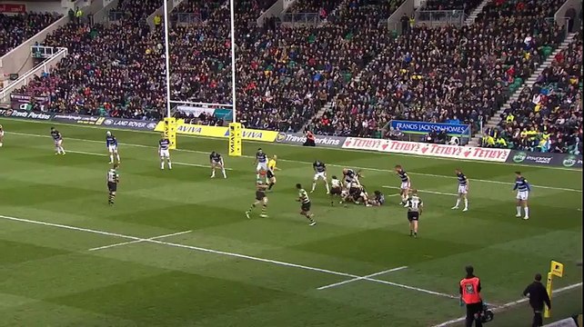 Choc entre les piliers droits Kieran Brookes et David Wilson