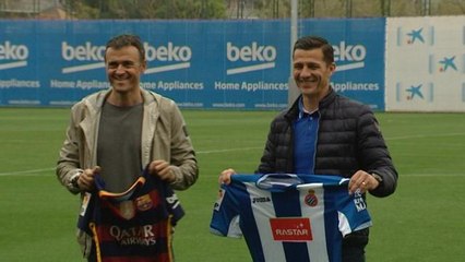 Luis Enrique y Galca posan con sus camisetas la víspera del derbi