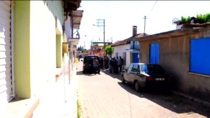 İzmir'de Şüpheli Araçta Silah ve El Bombası Bulunması