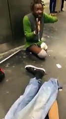 Fouille de police brutale sur un handicapé  à la Gare de Lyon