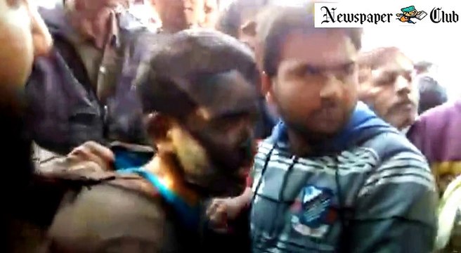 Miscreant Beaten By Girl Student Family Boy Try To Harass Girl Meerut Uttar Pradesh