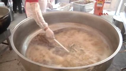 Zeytinburnu'ndaki Festivalde 15 Bin Kişilik Hamsi İkramı Yapıldı