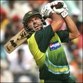 Cricket great video - Shahid Afridi scores 25 runs of 12 Balls vs India 2004 ICC Champions Trophy - Cricket live