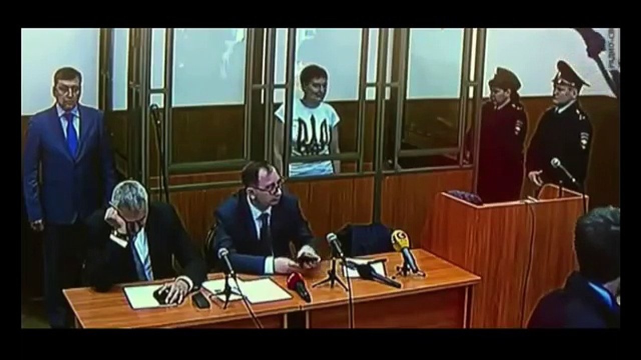 Савченко спела в суде Гимн Украины