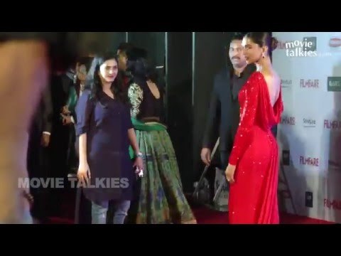 Ranveer Singh & Deepika Padukone At Filmfare Awards Red Carpet 2016 - Bajirao Mastani