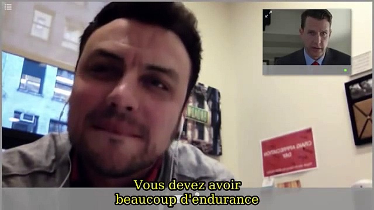 un entretien d'emploi en ligne, l'employeur lui demande ça et elle est sous le choc!