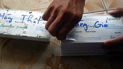 So sánh thanh nhựa Sparlee hàng thật và hàng giả