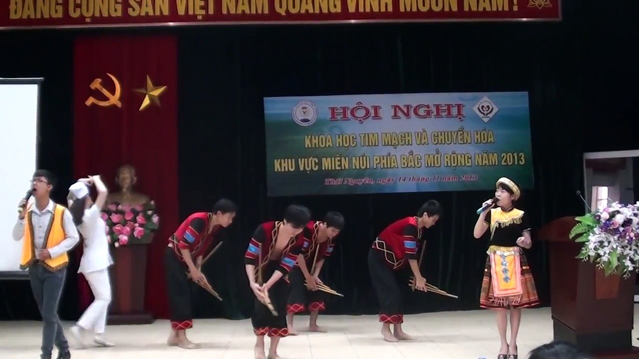 Bác sĩ về bản