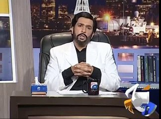 Funny Introduction of Saleem Safi in Khabarnaak