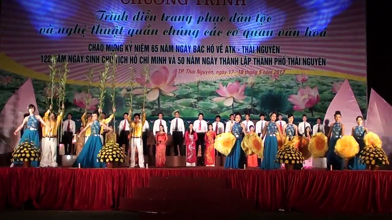 4000 năm rực rỡ gấm hoa ĐHYD