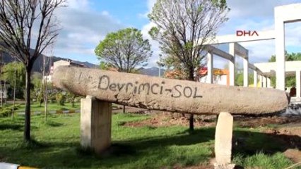 Erzurum-10 Bin Yıllık Anıt Taşa Yazılan Sloganı Makine ile Kazıdılar