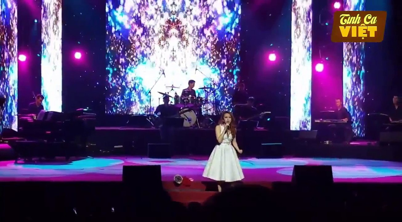 Video Full Liveshow Mỹ Tâm 20-10 'Nắm lấy tay nhau' 2015