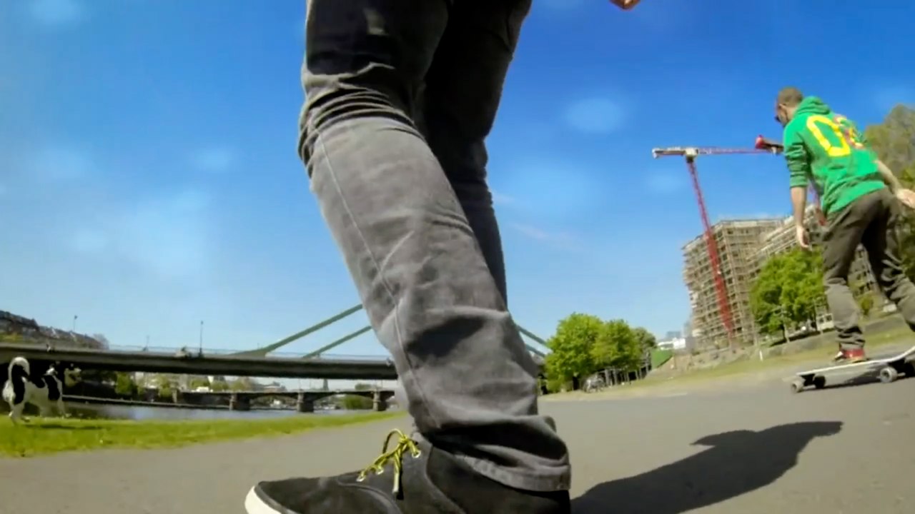 Skateboarding (Longboard), Frankfurt am Main, Mainufer