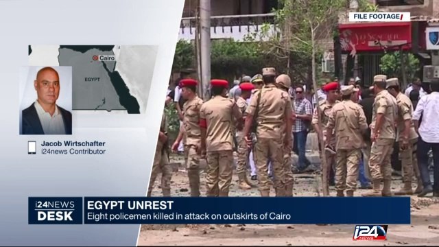 Egypt: eight policemen killed in attack on outskirts of Cairo