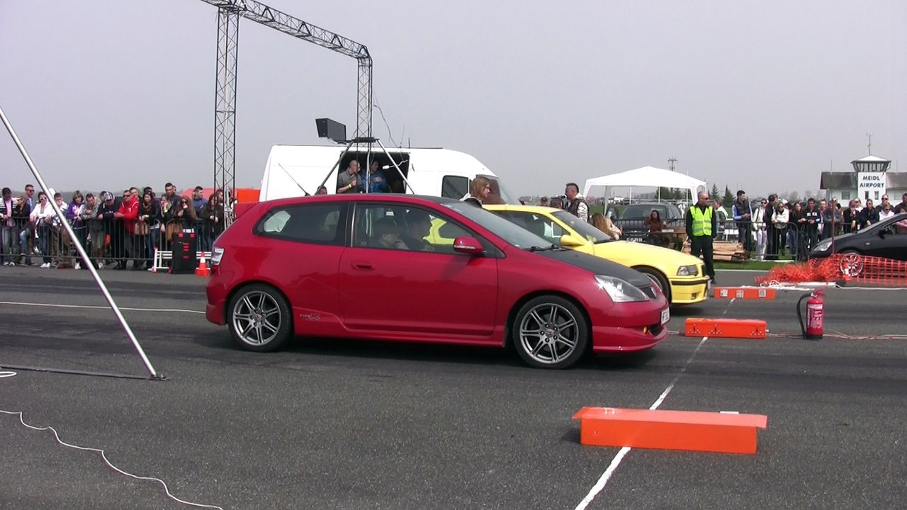 BMW E36 M3 Vs. Honda Civic Type-R