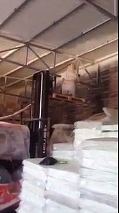 ÇATI POLİÜRETAN ISI YALITIM - SPREY POLİÜRETAN KÖPÜK İZOLASYON www.catipoliuretan.com İletişim 0318 225 14 26 - 0505 825